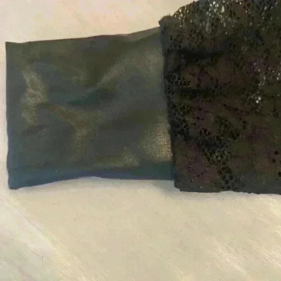 Faux Leather top with  Lace Sleeves Gorgeous Size Med - Picture 8 of 9